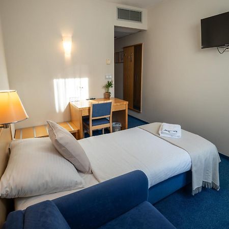 Hotel Jeruzalem Лютомер Экстерьер фото
