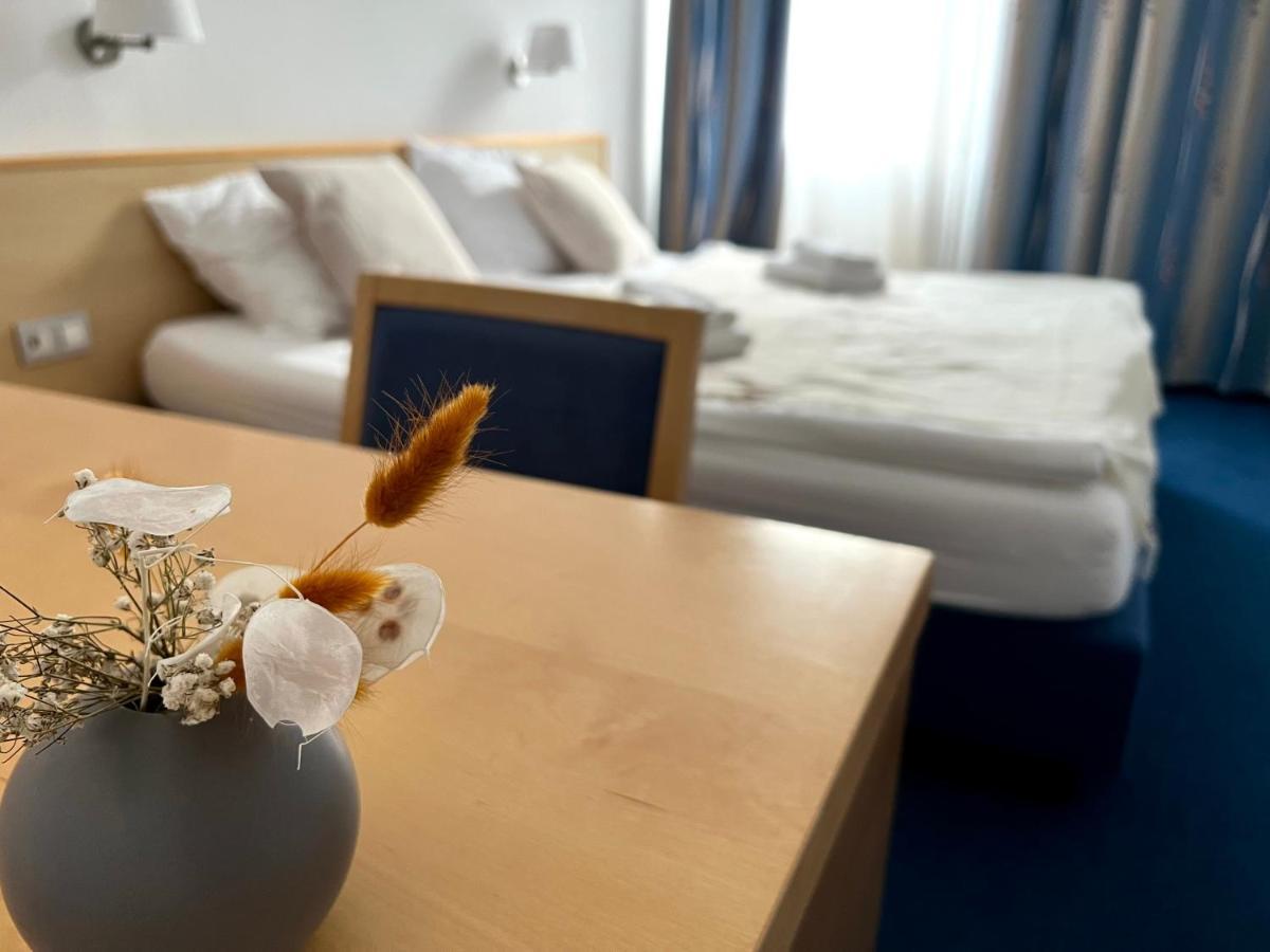 Hotel Jeruzalem Лютомер Экстерьер фото
