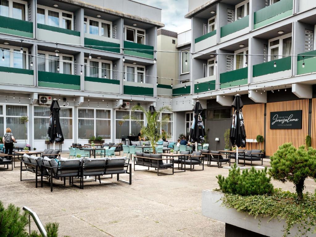 Hotel Jeruzalem Лютомер Экстерьер фото